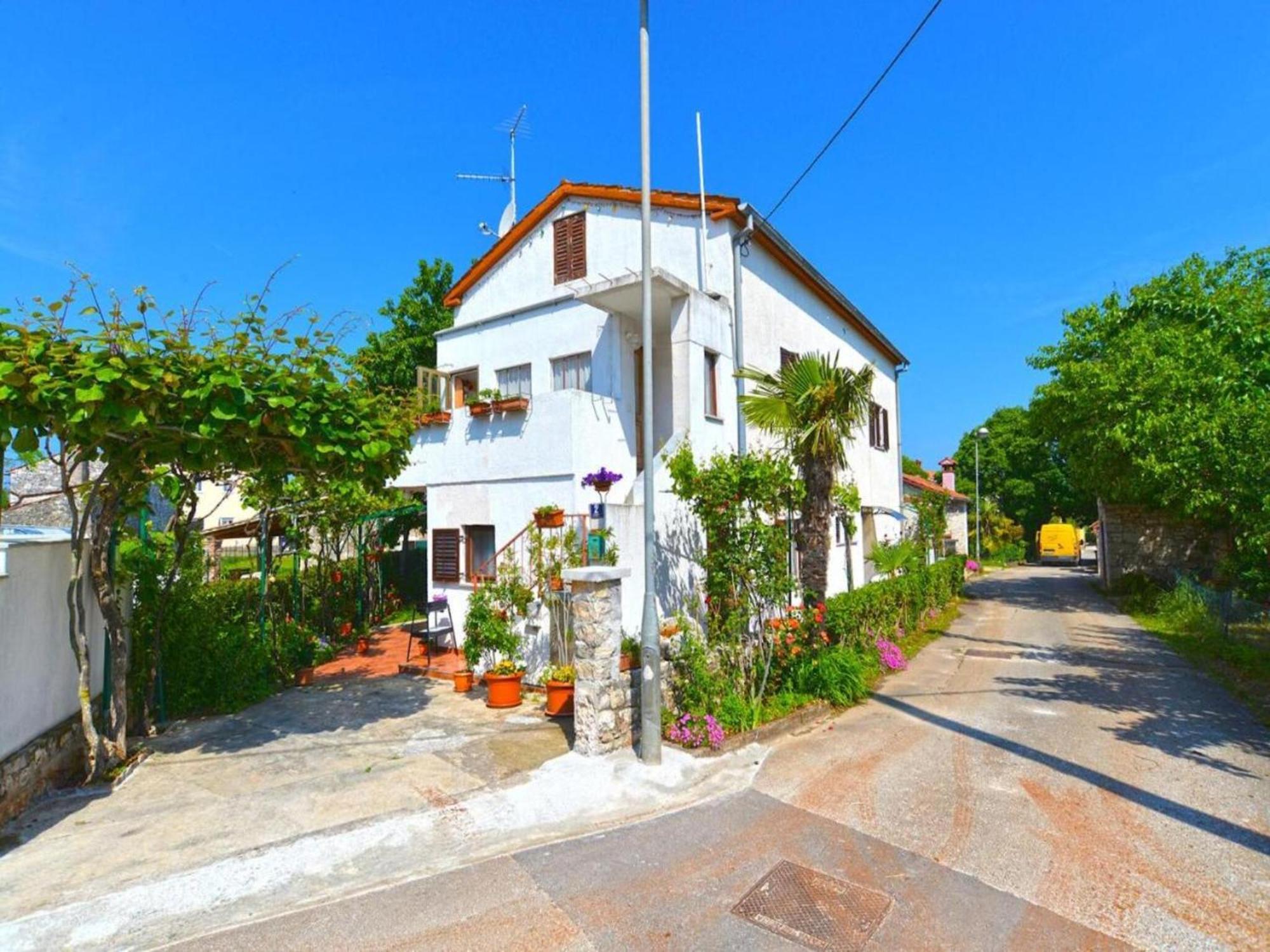 Spacious With Garden *