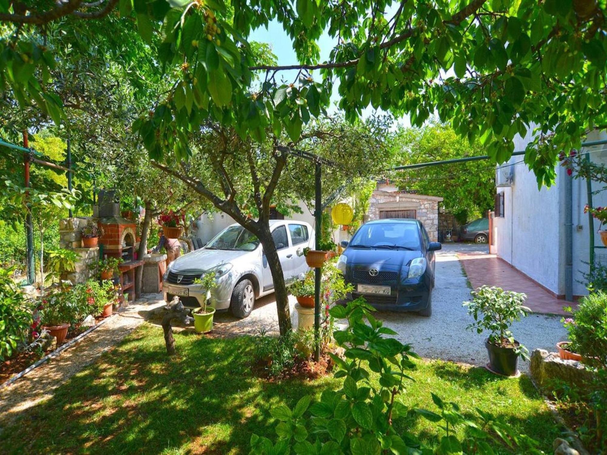 Spacious With Garden Poreč