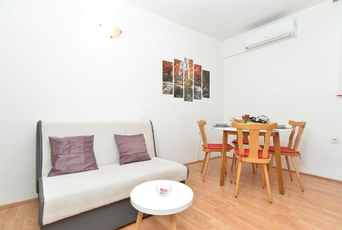 Apartment Spacious With Garden