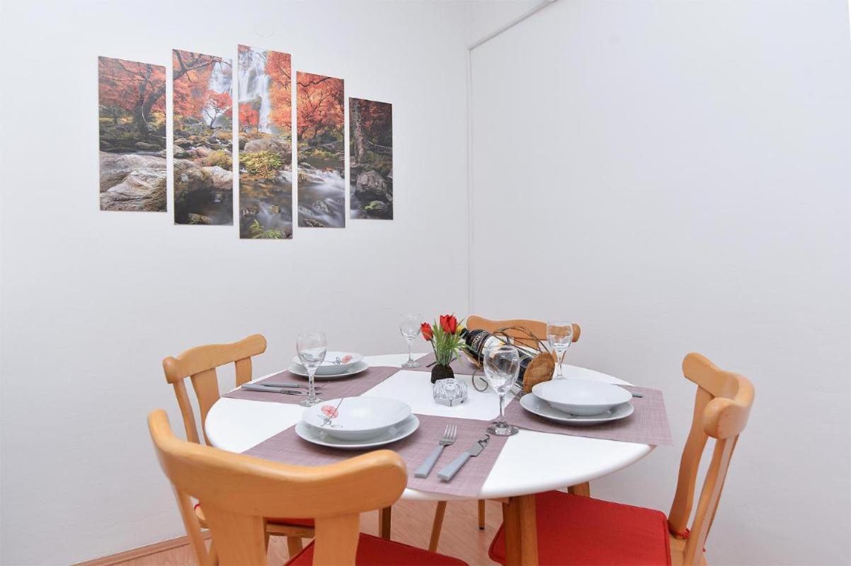 Spacious With Garden Apartment *