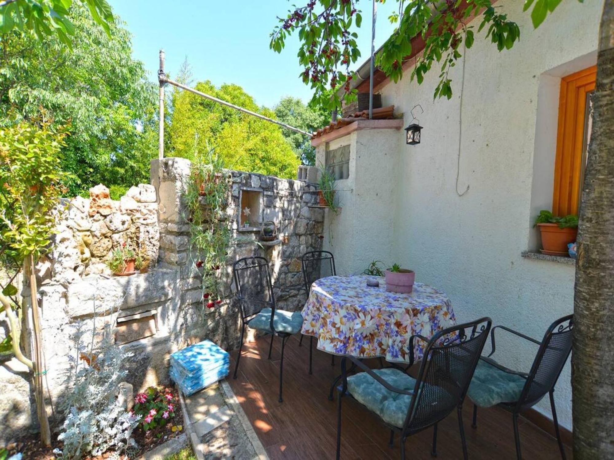 Spacious With Garden Poreč